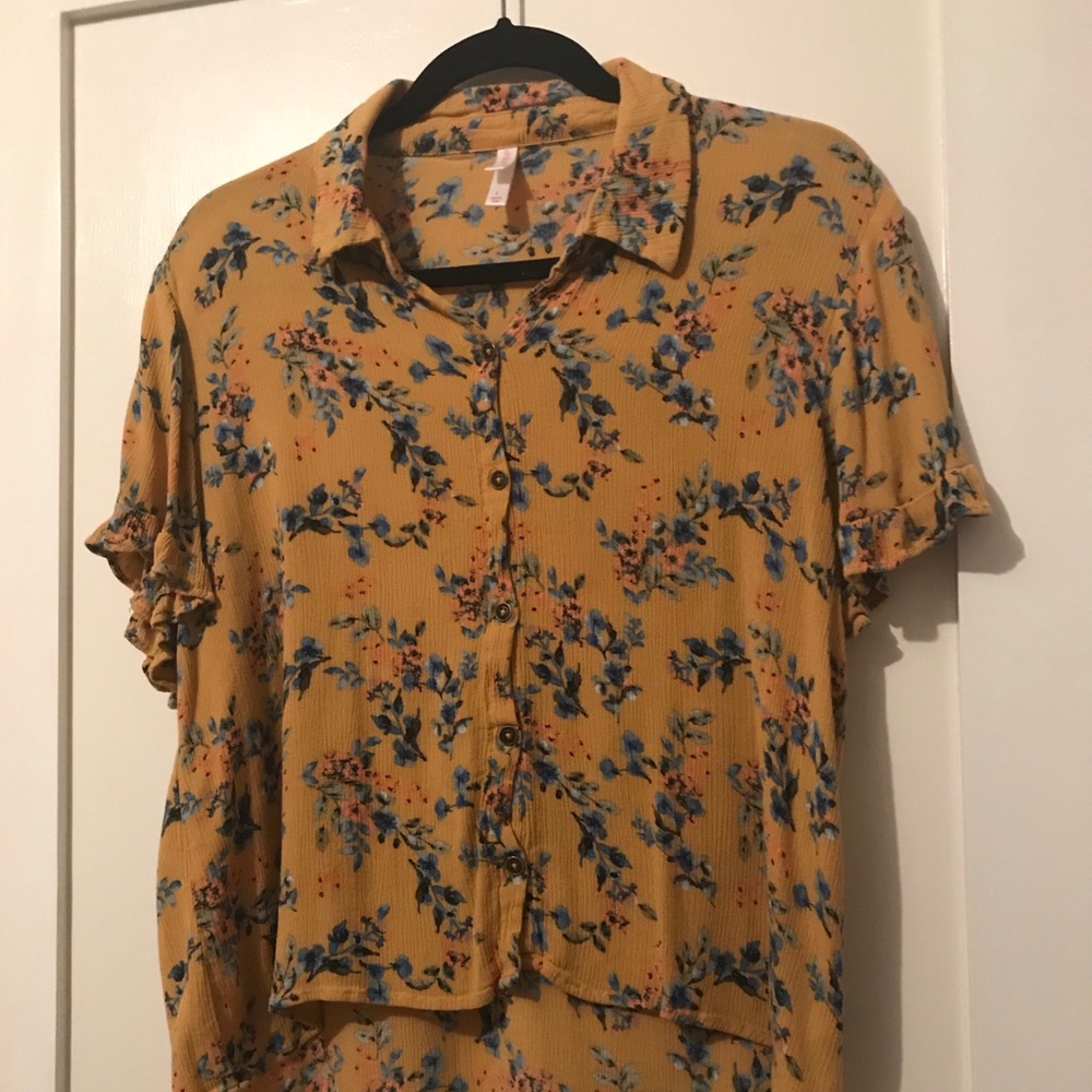 Xhilaration Yellow Floral Shirt